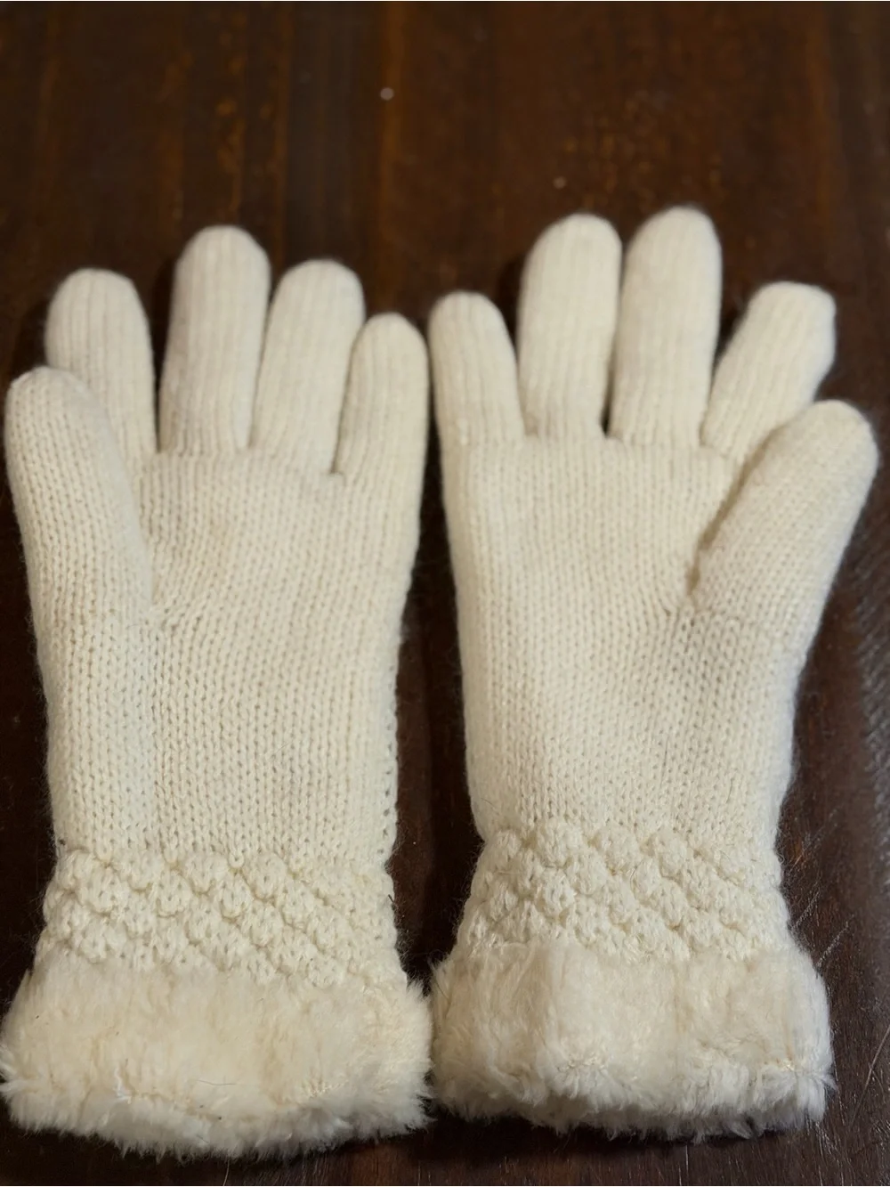 Women’s Cream Cable Knit Faux Fur Lined Gloves